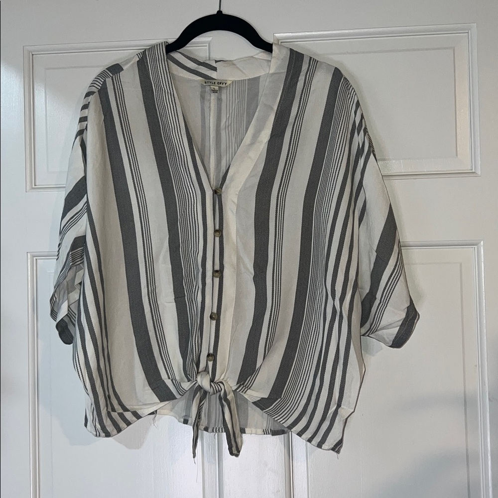Style Envy Monochrome Striped Top